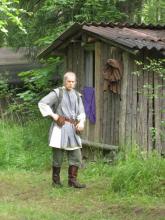 Derecas-maallikkosoturi vartioi herrasväen kokousta