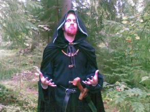 Kohtaisitko mielelläsi tämän miehen yksin metsässä? Kohtaisitko mielelläsi tämän miehen yksin metsässä?