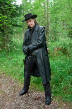 Karl van Hahalco, hevostilan omistaja ja palkkionmetsästäjä Karl van Hahalco, hevostilan omistaja ja palkkionmetsästäjä