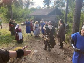 Kuokkavieraat ja vastahakoinen todistaja